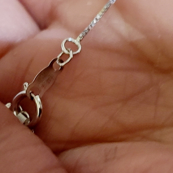 Women Necklace with 1/4ct Diamonds - Picture 13 of 13